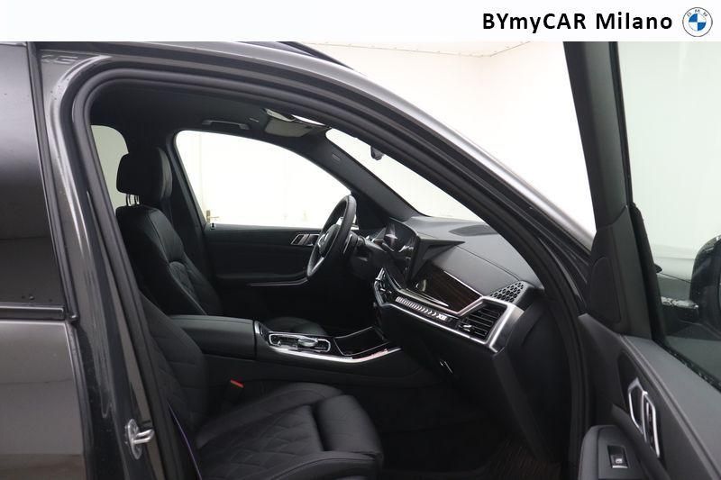 BMW X5 X5 xdrive50e MSport Pro auto https://cdn.bymycar.eu/it-bo/assets/images/vehicles/vd/3584/BMW-X5-G05-LCI-2023-jpg-15.jpg