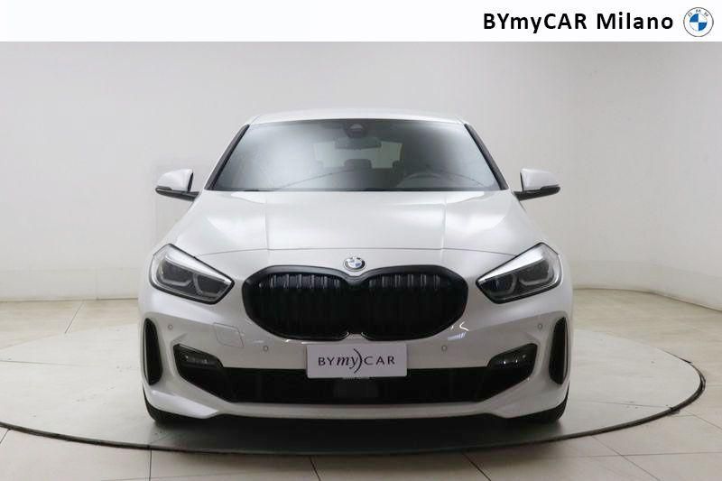 BMW Serie 1 118d Msport auto https://cdn.bymycar.eu/it-bo/assets/images/vehicles/vd/4776/BMW-SERIE-1-F40-jpg-4.jpg