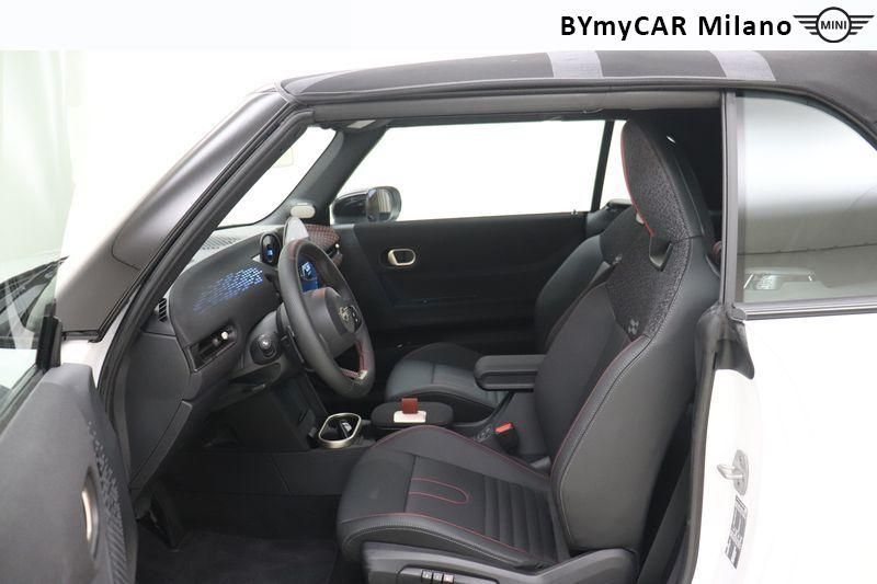 Mini Mini Mini Cooper Cabrio 2.0 S Favoured auto https://cdn.bymycar.eu/it-bo/assets/images/vehicles/vd/5117/MINI-MINI-COOPER-CABRIO-F67-jpg-10.jpg