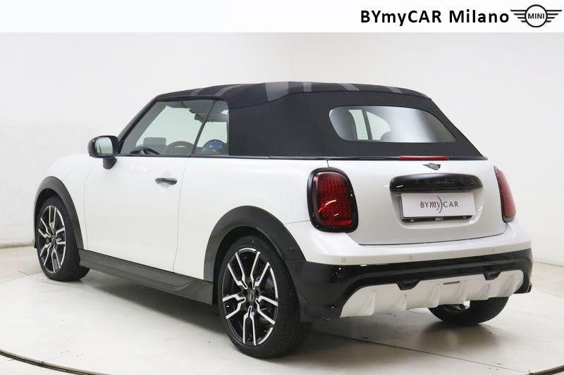 Mini Mini Mini Cooper Cabrio 2.0 S Favoured auto https://cdn.bymycar.eu/it-bo/assets/images/vehicles/vd/5117/MINI-MINI-COOPER-CABRIO-F67-jpg-15.jpg