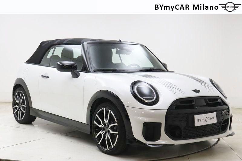 Mini Mini Mini Cooper Cabrio 2.0 S Favoured auto https://cdn.bymycar.eu/it-bo/assets/images/vehicles/vd/5117/MINI-MINI-COOPER-CABRIO-F67-jpg-5.jpg