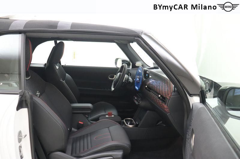 Mini Mini Mini Cooper Cabrio 2.0 S Favoured auto https://cdn.bymycar.eu/it-bo/assets/images/vehicles/vd/5117/MINI-MINI-COOPER-CABRIO-F67-jpg-8.jpg