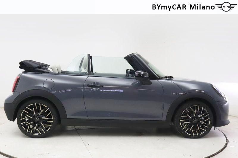 Mini Mini Mini Cooper Cabrio 2.0 S Favoured auto https://cdn.bymycar.eu/it-bo/assets/images/vehicles/vd/5118/MINI-MINI-COOPER-CABRIO-F67-jpg-12.jpg