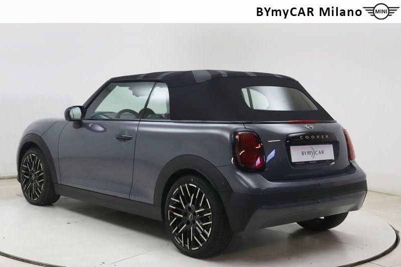 Mini Mini Mini Cooper Cabrio 2.0 S Favoured auto https://cdn.bymycar.eu/it-bo/assets/images/vehicles/vd/5118/MINI-MINI-COOPER-CABRIO-F67-jpg-14.jpg