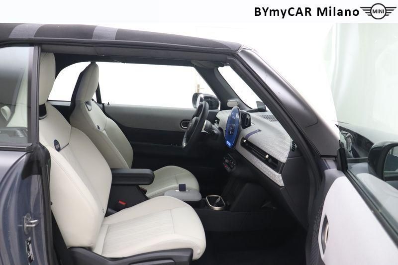 Mini Mini Mini Cooper Cabrio 2.0 S Favoured auto https://cdn.bymycar.eu/it-bo/assets/images/vehicles/vd/5118/MINI-MINI-COOPER-CABRIO-F67-jpg-7.jpg