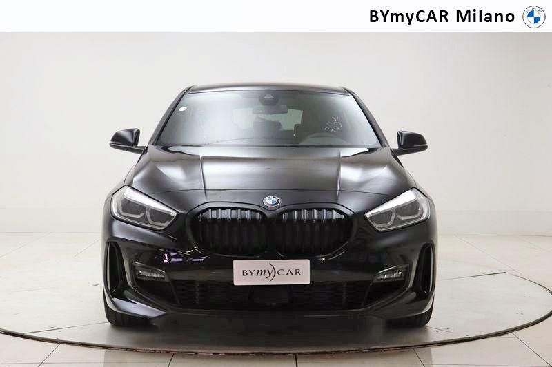 BMW Serie 1 118d Msport auto https://cdn.bymycar.eu/it-bo/assets/images/vehicles/vo/3616/BMW-SERIE-1-F40-jpg-4.jpg