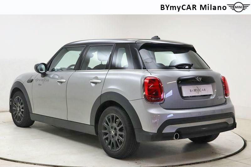 Mini Mini Mini 5p 1.5 Cooper Essential auto https://cdn.bymycar.eu/it-bo/assets/images/vehicles/vo/3656/MINI-MINI-IV-F55-2021-5P-jpg-1.jpg