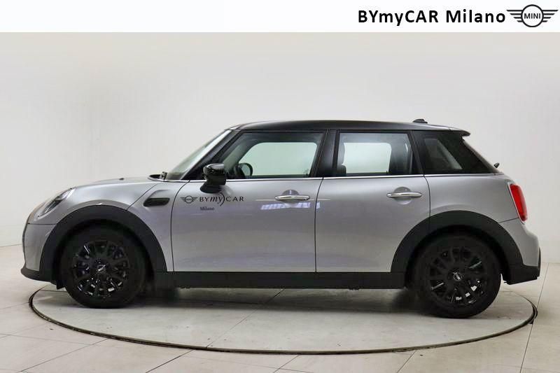 Mini Mini Mini 5p 1.5 Cooper Essential auto https://cdn.bymycar.eu/it-bo/assets/images/vehicles/vo/3656/MINI-MINI-IV-F55-2021-5P-jpg-2.jpg