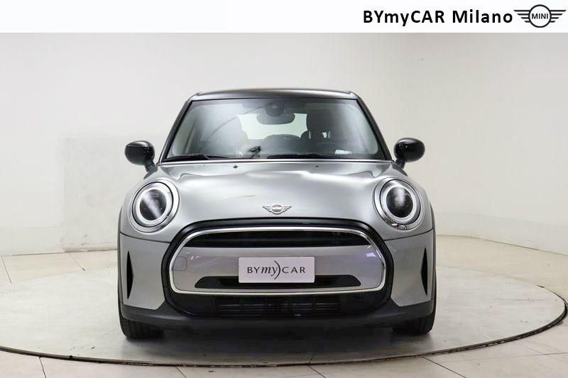 Mini Mini Mini 5p 1.5 Cooper Essential auto https://cdn.bymycar.eu/it-bo/assets/images/vehicles/vo/3656/MINI-MINI-IV-F55-2021-5P-jpg-4.jpg