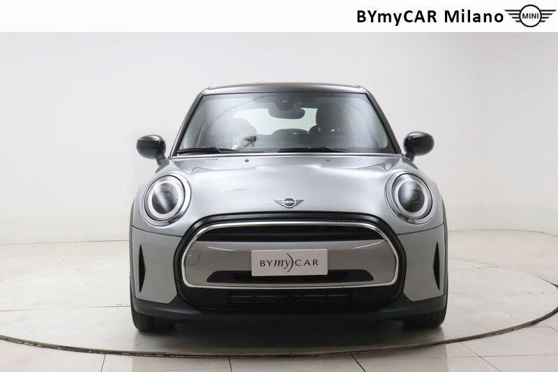 Mini Mini Mini 5p 1.5 Cooper Essential auto https://cdn.bymycar.eu/it-bo/assets/images/vehicles/vo/3657/MINI-MINI-IV-F55-2021-5P-jpg-4.jpg