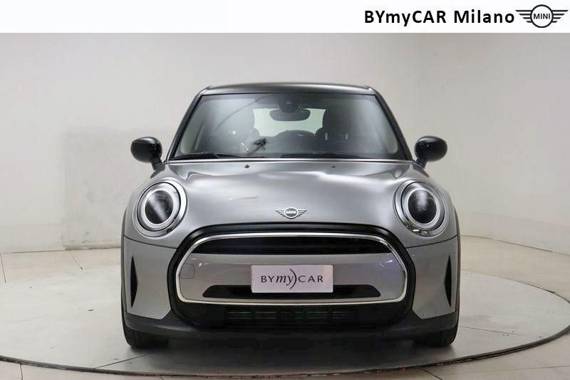 Mini Mini Mini 5p 1.5 Cooper Essential auto https://cdn.bymycar.eu/it-bo/assets/images/vehicles/vo/3660/MINI-MINI-IV-F55-2021-5P-jpg-4.jpg