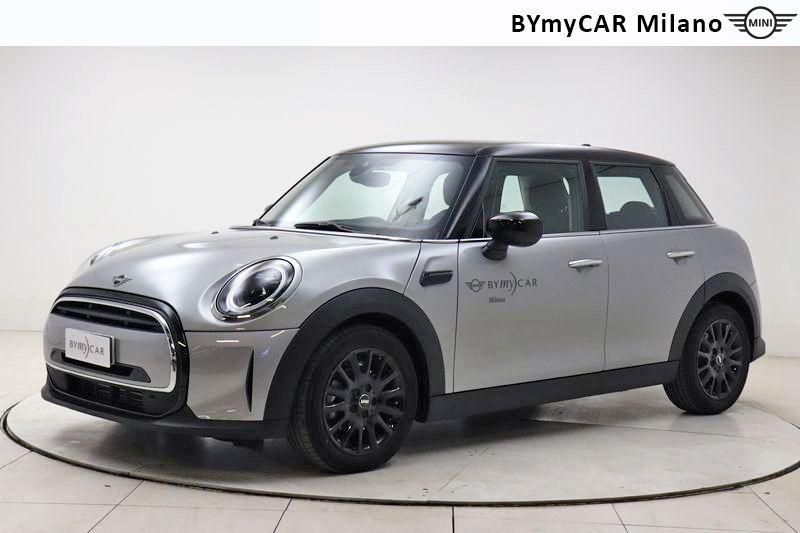 Mini Mini Mini 5p 1.5 Cooper Essential auto https://cdn.bymycar.eu/it-bo/assets/images/vehicles/vo/3686/MINI-MINI-IV-F55-2021-5P-jpg-0.jpg