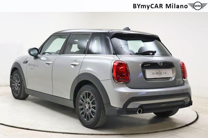 Mini Mini Mini 5p 1.5 Cooper Essential auto https://cdn.bymycar.eu/it-bo/assets/images/vehicles/vo/3686/MINI-MINI-IV-F55-2021-5P-jpg-1.jpg