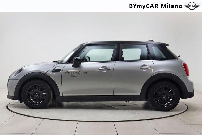 Mini Mini Mini 5p 1.5 Cooper Essential auto https://cdn.bymycar.eu/it-bo/assets/images/vehicles/vo/3686/MINI-MINI-IV-F55-2021-5P-jpg-2.jpg