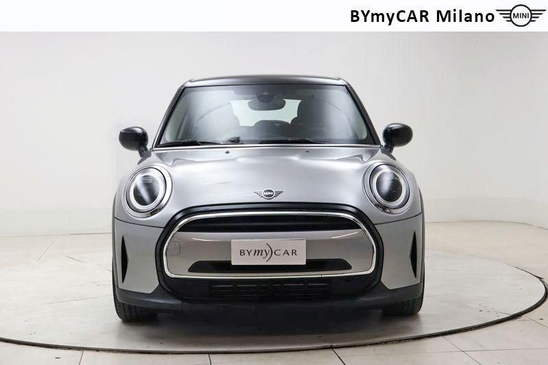 Mini Mini Mini 5p 1.5 Cooper Essential auto https://cdn.bymycar.eu/it-bo/assets/images/vehicles/vo/3686/MINI-MINI-IV-F55-2021-5P-jpg-4.jpg