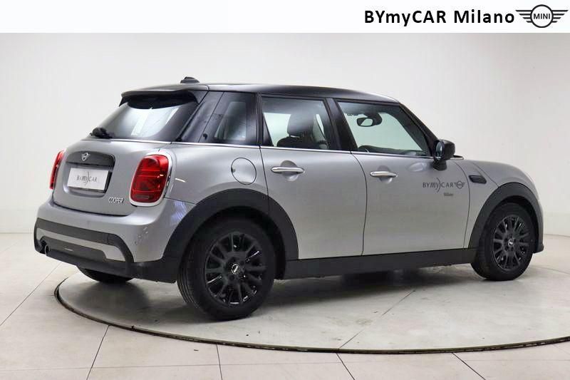 Mini Mini Mini 5p 1.5 Cooper Essential auto https://cdn.bymycar.eu/it-bo/assets/images/vehicles/vo/3686/MINI-MINI-IV-F55-2021-5P-jpg-7.jpg