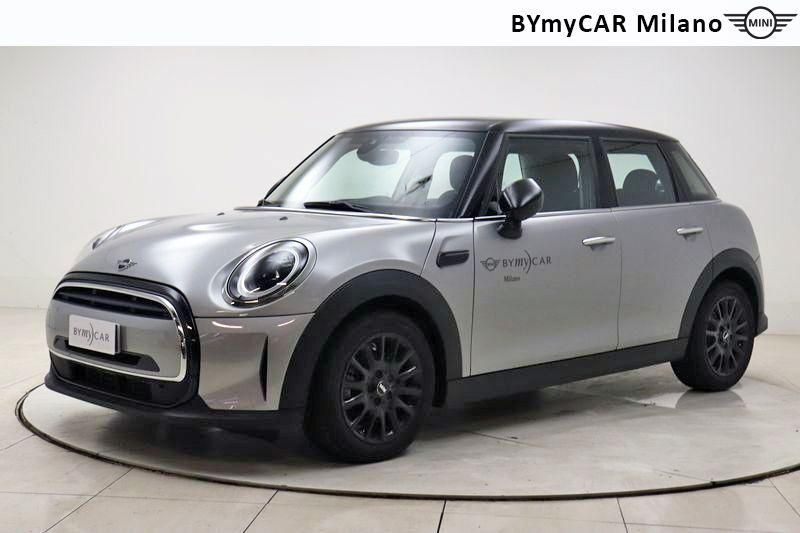 Mini Mini Mini 5p 1.5 Cooper Essential auto https://cdn.bymycar.eu/it-bo/assets/images/vehicles/vo/3690/MINI-MINI-IV-F55-2021-5P-jpg-0.jpg