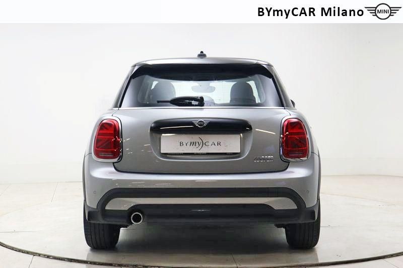 Mini Mini Mini 5p 1.5 Cooper Essential auto https://cdn.bymycar.eu/it-bo/assets/images/vehicles/vo/3690/MINI-MINI-IV-F55-2021-5P-jpg-3.jpg