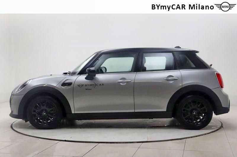 Mini Mini Mini 5p 1.5 Cooper Essential auto https://cdn.bymycar.eu/it-bo/assets/images/vehicles/vo/3696/MINI-MINI-IV-F55-2021-5P-jpg-2.jpg