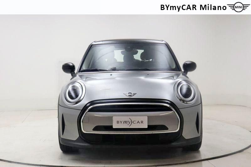 Mini Mini Mini 5p 1.5 Cooper Essential auto https://cdn.bymycar.eu/it-bo/assets/images/vehicles/vo/3696/MINI-MINI-IV-F55-2021-5P-jpg-4.jpg