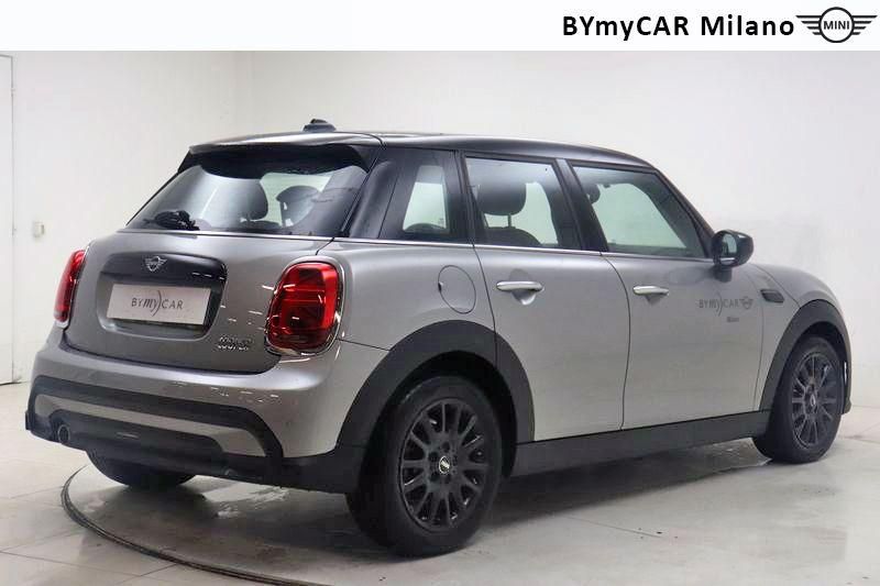 Mini Mini Mini 5p 1.5 Cooper Essential auto https://cdn.bymycar.eu/it-bo/assets/images/vehicles/vo/3696/MINI-MINI-IV-F55-2021-5P-jpg-7.jpg