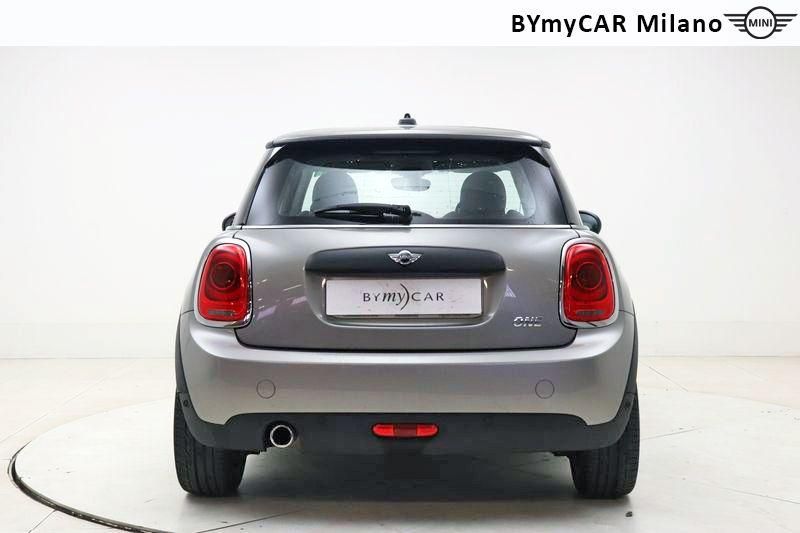 Mini Mini Mini 1.5 One Hype 3p auto https://cdn.bymycar.eu/it-bo/assets/images/vehicles/vo/3803/MINI-MINI-IV-F55-F56-2014-jpg-3.jpg