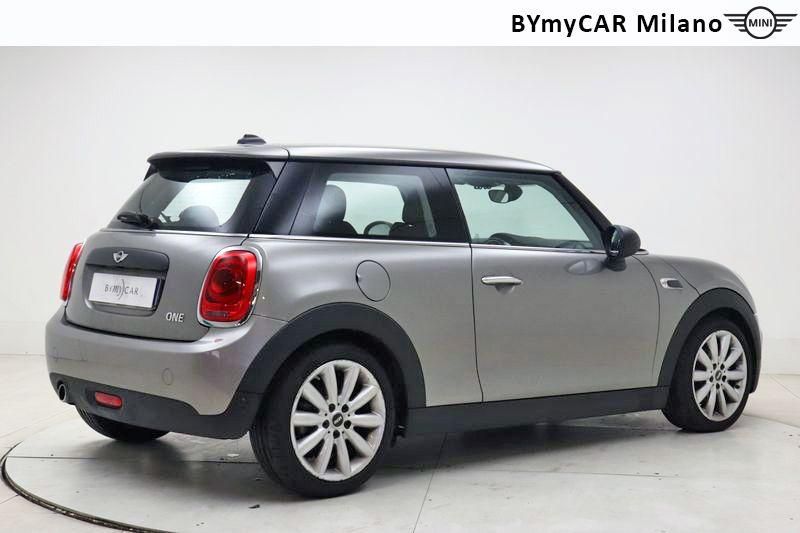 Mini Mini Mini 1.5 One Hype 3p auto https://cdn.bymycar.eu/it-bo/assets/images/vehicles/vo/3803/MINI-MINI-IV-F55-F56-2014-jpg-7.jpg