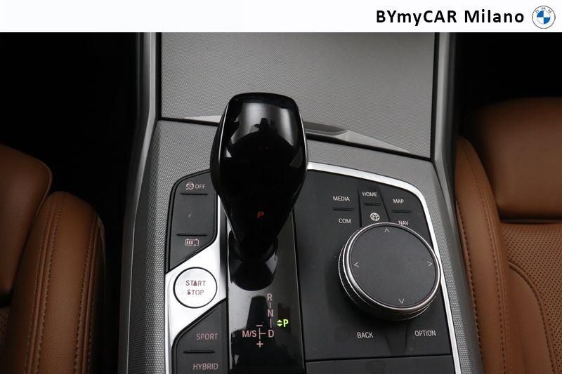 BMW Serie 3 330e Touring xdrive Luxury auto https://cdn.bymycar.eu/it-bo/assets/images/vehicles/vo/4008/BMW-SERIE-3-G21-2019-TOURING-jpg-11.jpg