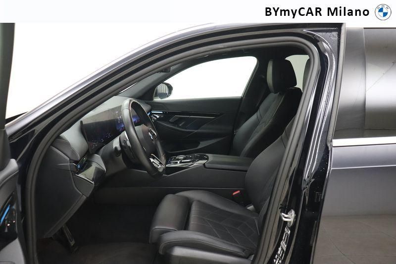 BMW Serie 5 520d 48V xdrive MSport auto https://cdn.bymycar.eu/it-bo/assets/images/vehicles/vo/4077/BMW-SERIE-5-G60-BERLINA-jpg-11.jpg