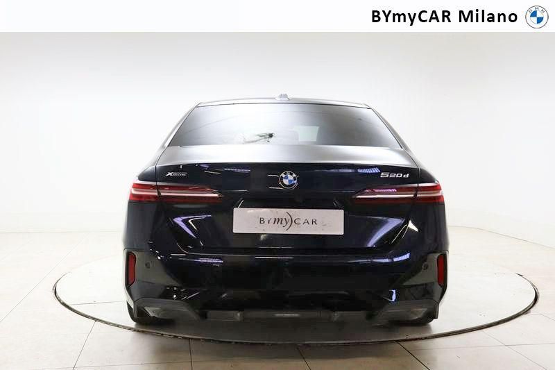 BMW Serie 5 520d 48V xdrive MSport auto https://cdn.bymycar.eu/it-bo/assets/images/vehicles/vo/4077/BMW-SERIE-5-G60-BERLINA-jpg-3.jpg