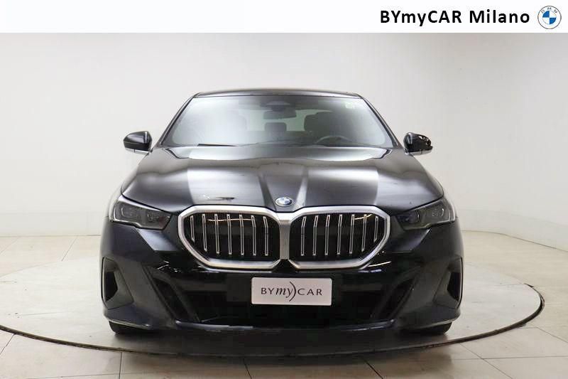BMW Serie 5 520d 48V xdrive MSport auto https://cdn.bymycar.eu/it-bo/assets/images/vehicles/vo/4077/BMW-SERIE-5-G60-BERLINA-jpg-4.jpg