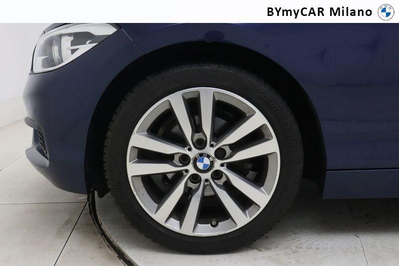 BMW Serie 1 116d Urban 5p auto https://cdn.bymycar.eu/it-bo/assets/images/vehicles/vo/4109/BMW-SERIE-1-F-2F20-21-2015-jpg-9.jpg
