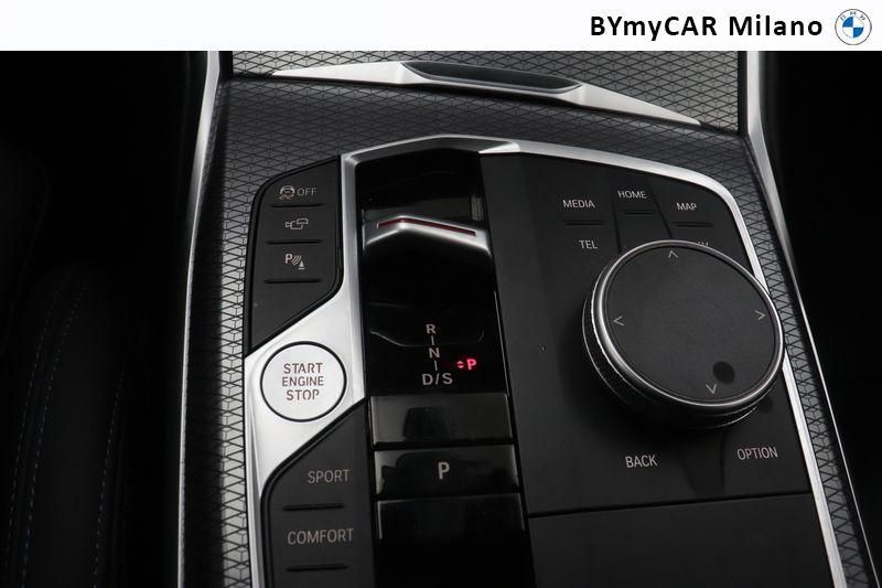 BMW Serie 3 320d Touring mhev 48V xdrive MSport auto https://cdn.bymycar.eu/it-bo/assets/images/vehicles/vo/4153/BMW-SERIE-3-G21-2022-TOURING-jpg-17.jpg