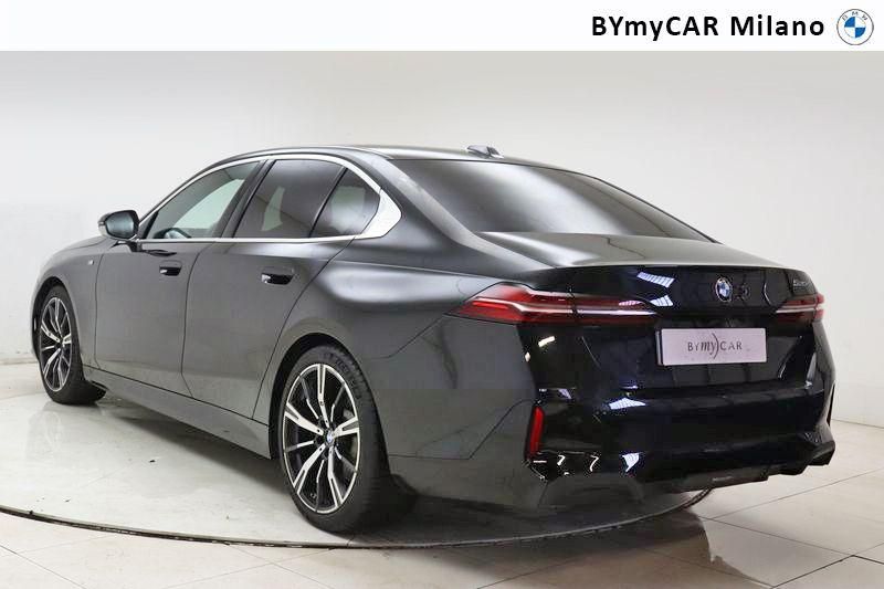 BMW Serie 5 520d 48V sdrive MSport auto https://cdn.bymycar.eu/it-bo/assets/images/vehicles/vo/4198/BMW-SERIE-5-G60-BERLINA-jpg-9.jpg