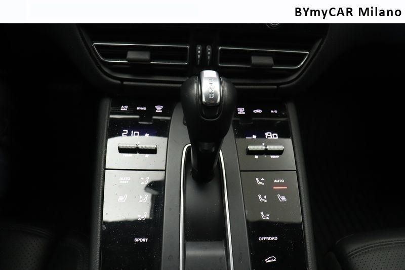 Porsche Macan Macan 2.0 265cv pdk https://cdn.bymycar.eu/it-bo/assets/images/vehicles/vo/4256/PORSCHE-MACAN-I-2022-jpg-13.jpg
