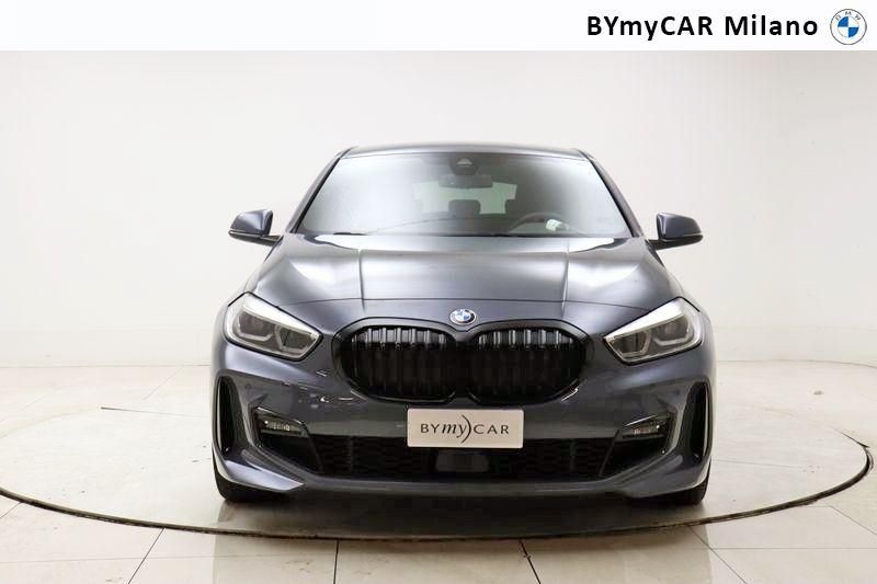 BMW Serie 1 118d Msport auto https://cdn.bymycar.eu/it-bo/assets/images/vehicles/vo/4262/BMW-SERIE-1-F40-jpg-4.jpg