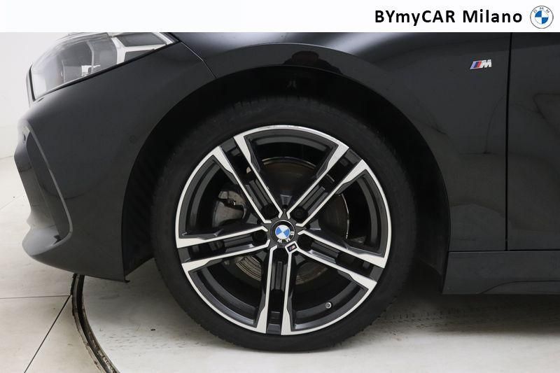 BMW Serie 1 118d Msport auto https://cdn.bymycar.eu/it-bo/assets/images/vehicles/vo/4264/BMW-SERIE-1-F40-jpg-8.jpg
