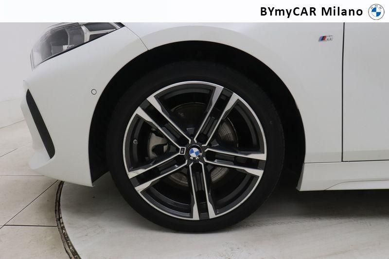 BMW Serie 1 118d Msport auto https://cdn.bymycar.eu/it-bo/assets/images/vehicles/vo/4265/BMW-SERIE-1-F40-jpg-14.jpg