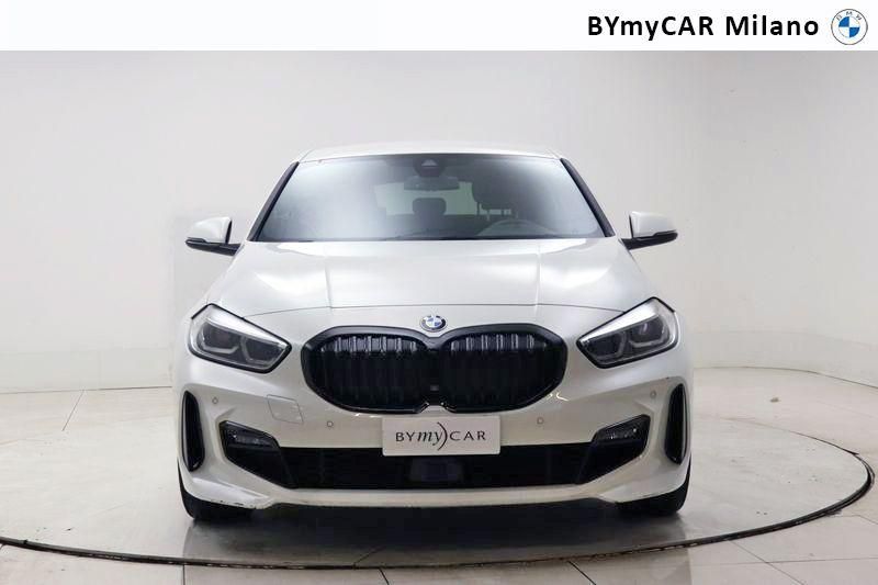 BMW Serie 1 118d Msport auto https://cdn.bymycar.eu/it-bo/assets/images/vehicles/vo/4265/BMW-SERIE-1-F40-jpg-4.jpg