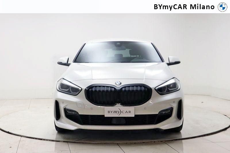BMW Serie 1 118d Msport auto https://cdn.bymycar.eu/it-bo/assets/images/vehicles/vo/4269/BMW-SERIE-1-F40-jpg-4.jpg