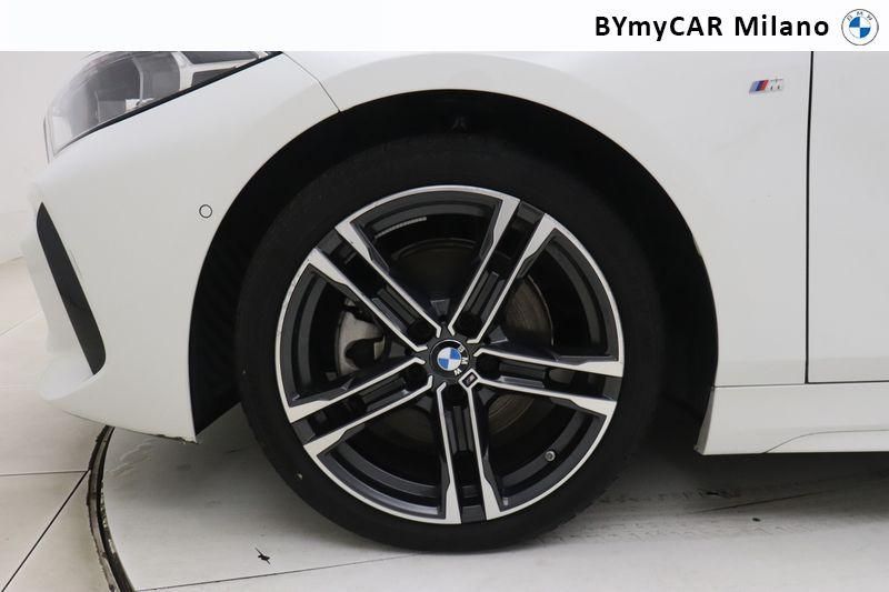 BMW Serie 1 118d Msport auto https://cdn.bymycar.eu/it-bo/assets/images/vehicles/vo/4305/BMW-SERIE-1-F40-jpg-8.jpg