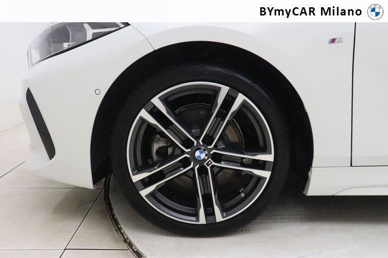 BMW Serie 1 118d Msport auto https://cdn.bymycar.eu/it-bo/assets/images/vehicles/vo/4308/BMW-SERIE-1-F40-jpg-8.jpg