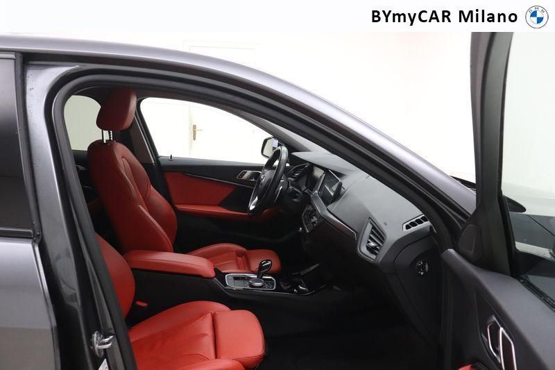 BMW Serie 1 118d Sport auto https://cdn.bymycar.eu/it-bo/assets/images/vehicles/vo/4375/BMW-SERIE-1-F40-jpg-8.jpg