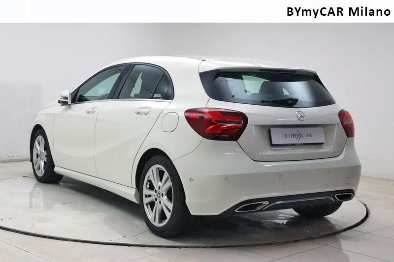 Mercedes Classe A A 180 Sport Activity edition https://cdn.bymycar.eu/it-bo/assets/images/vehicles/vo/4407/MERCEDES-CLASSE-A-W176-jpg-14.jpg
