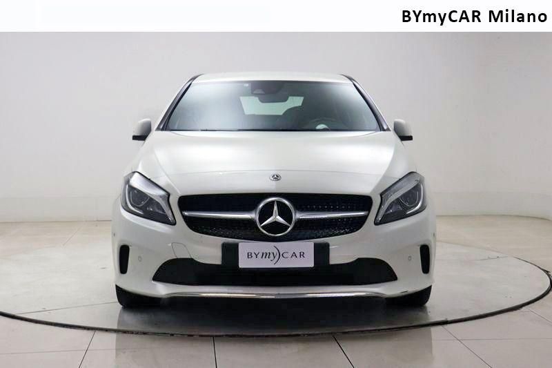 Mercedes Classe A A 180 Sport Activity edition https://cdn.bymycar.eu/it-bo/assets/images/vehicles/vo/4407/MERCEDES-CLASSE-A-W176-jpg-4.jpg
