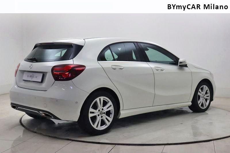 Mercedes Classe A A 180 Sport Activity edition https://cdn.bymycar.eu/it-bo/assets/images/vehicles/vo/4407/MERCEDES-CLASSE-A-W176-jpg-7.jpg