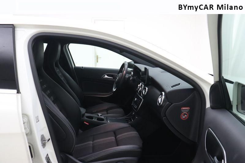 Mercedes Classe A A 180 Sport Activity edition https://cdn.bymycar.eu/it-bo/assets/images/vehicles/vo/4407/MERCEDES-CLASSE-A-W176-jpg-8.jpg