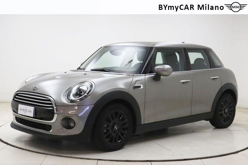 Mini Mini Mini 5p 1.5 Cooper Hype auto https://cdn.bymycar.eu/it-bo/assets/images/vehicles/vo/4414/MINI-MINI-IV-F55-2018-5P-jpg-0.jpg