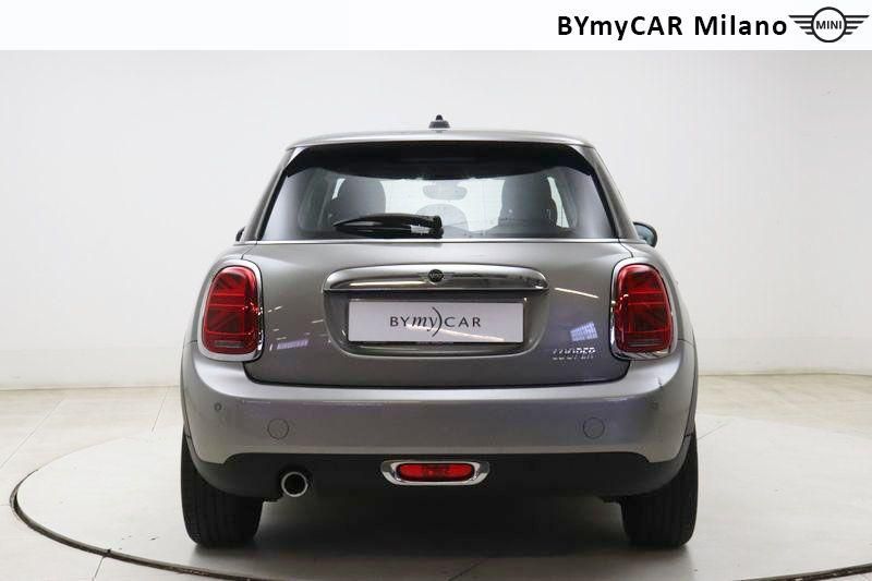Mini Mini Mini 5p 1.5 Cooper Hype auto https://cdn.bymycar.eu/it-bo/assets/images/vehicles/vo/4414/MINI-MINI-IV-F55-2018-5P-jpg-3.jpg