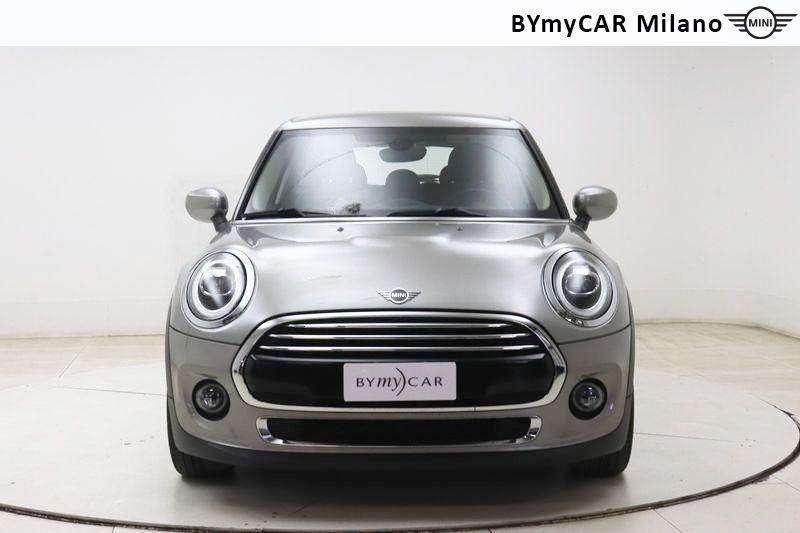 Mini Mini Mini 5p 1.5 Cooper Hype auto https://cdn.bymycar.eu/it-bo/assets/images/vehicles/vo/4414/MINI-MINI-IV-F55-2018-5P-jpg-4.jpg